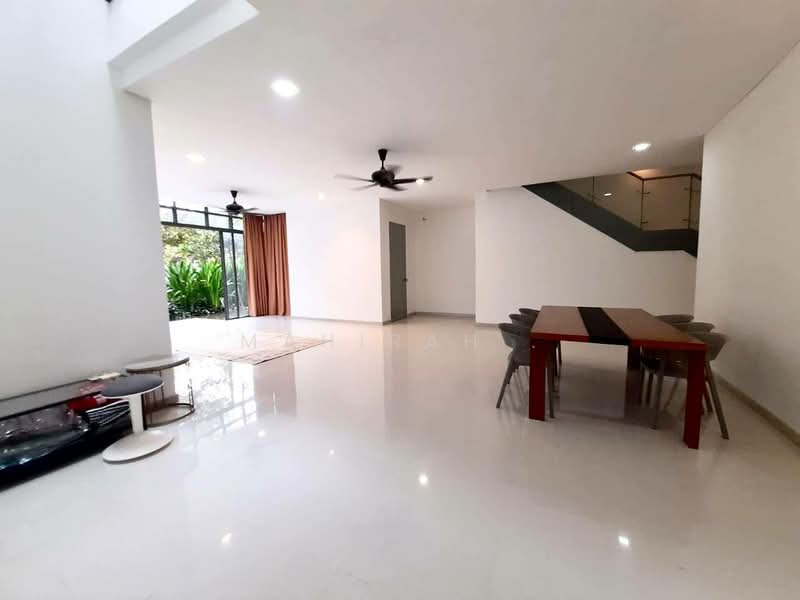 3-storey Terraced House for Sale in Cyberjaya (Selangor) - Mahirah . - Living Room - PropertyGuru.com.my