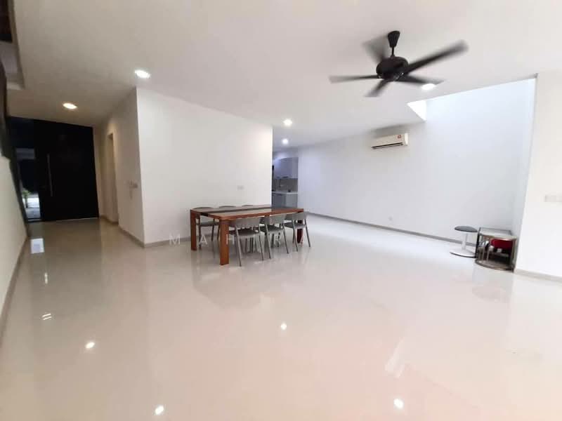 3-storey Terraced House for Sale in Cyberjaya (Selangor) - Mahirah . - Dining Room - PropertyGuru.com.my