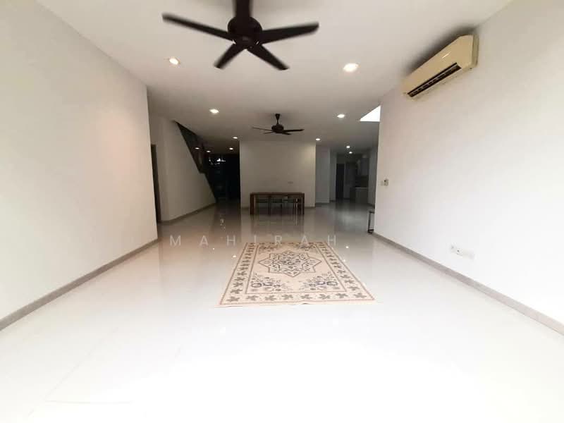 3-storey Terraced House for Sale in Cyberjaya (Selangor) - Mahirah . - Living Room - PropertyGuru.com.my