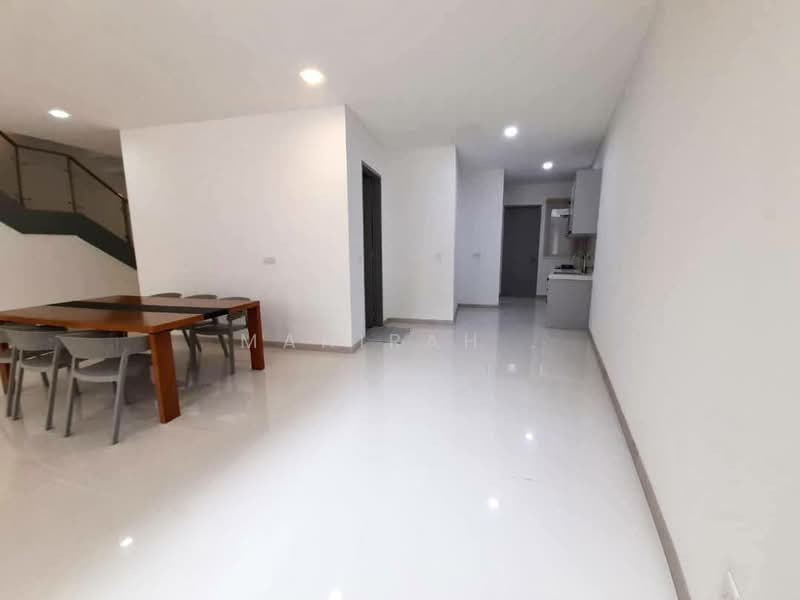 3-storey Terraced House for Sale in Cyberjaya (Selangor) - Mahirah . - Dining Room - PropertyGuru.com.my