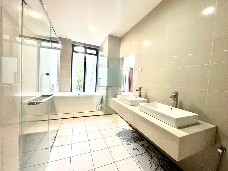 3-storey Terraced House for Sale in Cyberjaya (Selangor) - Mahirah . - Bathroom - PropertyGuru.com.my
