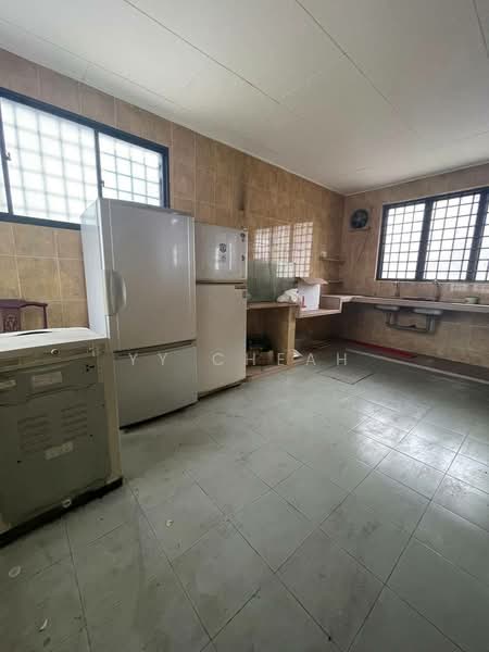 Semi-Detached House for Sale in Taman Sinfar (Ipoh) - YY Cheah - Kitchen - PropertyGuru.com.my