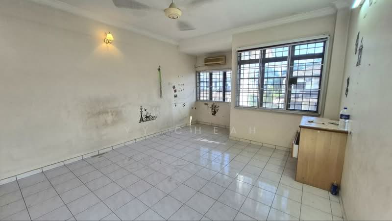 Semi-Detached House for Sale in Taman Sinfar (Ipoh) - YY Cheah - Living Room - PropertyGuru.com.my