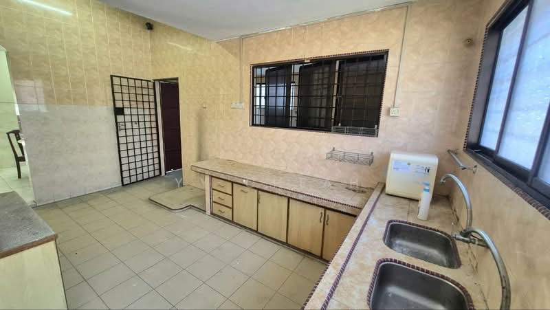 Semi-Detached House for Sale in Taman Sinfar (Ipoh) - YY Cheah - Kitchen - PropertyGuru.com.my