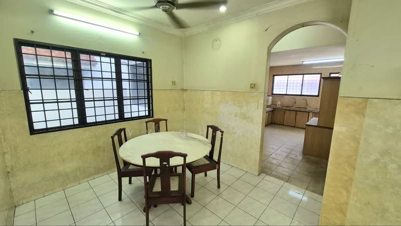 Semi-Detached House for Sale in Taman Sinfar (Ipoh) - YY Cheah - Dining Room - PropertyGuru.com.my