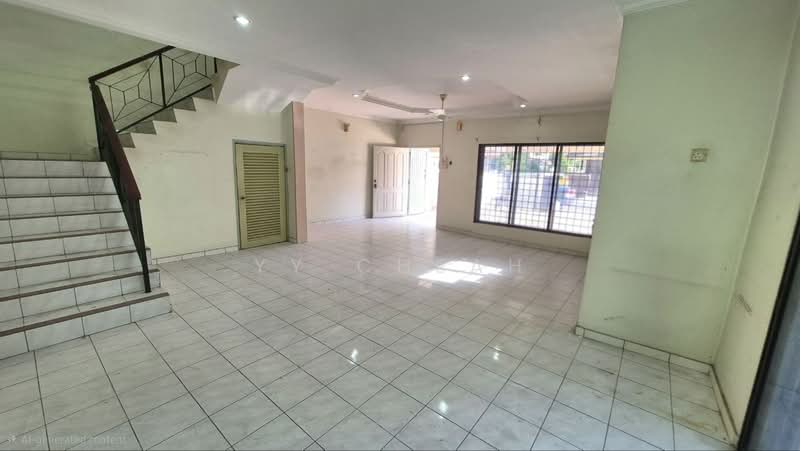 Semi-Detached House for Sale in Taman Sinfar (Ipoh) - YY Cheah - Living Room - PropertyGuru.com.my