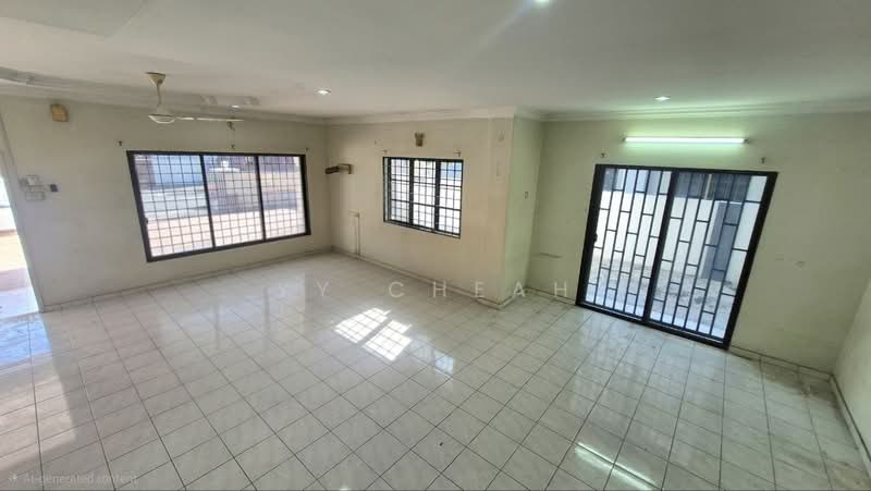 Semi-Detached House for Sale in Taman Sinfar (Ipoh) - YY Cheah - Living Room - PropertyGuru.com.my