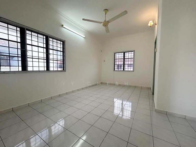 Semi-Detached House for Sale in Taman Sinfar (Ipoh) - YY Cheah - Living Room - PropertyGuru.com.my