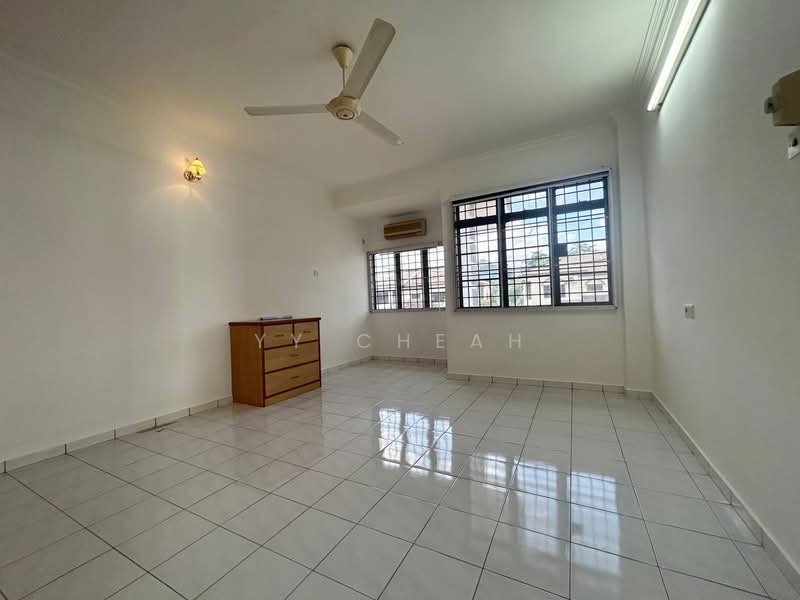 Semi-Detached House for Sale in Taman Sinfar (Ipoh) - YY Cheah - Living Room - PropertyGuru.com.my
