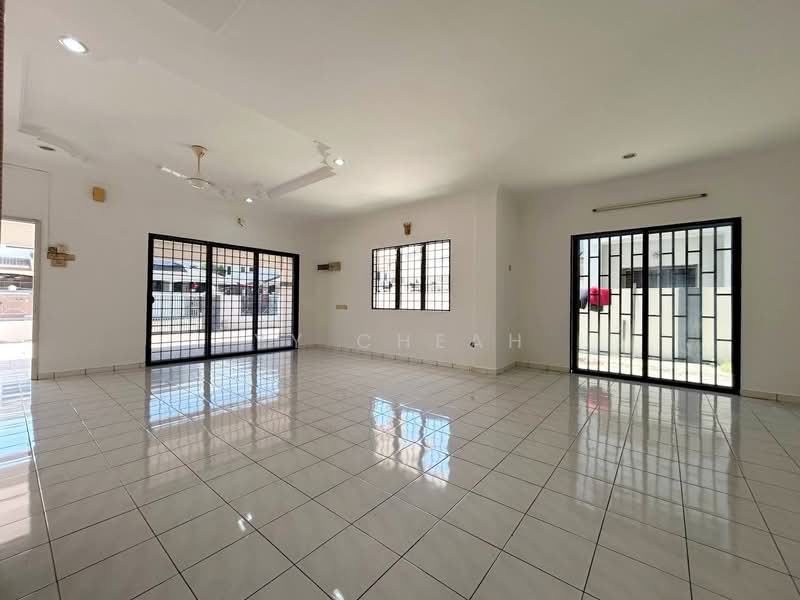 Semi-Detached House for Sale in Taman Sinfar (Ipoh) - YY Cheah - Living Room - PropertyGuru.com.my