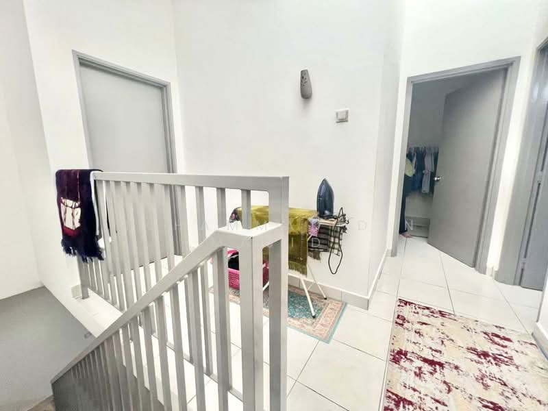 Rumah Teres 2 Tingkat untuk Dijual di Sungai Buloh (Selangor) - Mohammad Din Majid - Corridor - PropertyGuru.com.my