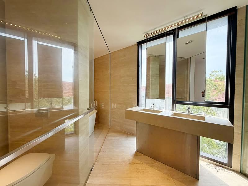 Kondominium untuk Dijual di Shorefront Residences - Allen Yeoh - Bathroom - PropertyGuru.com.my