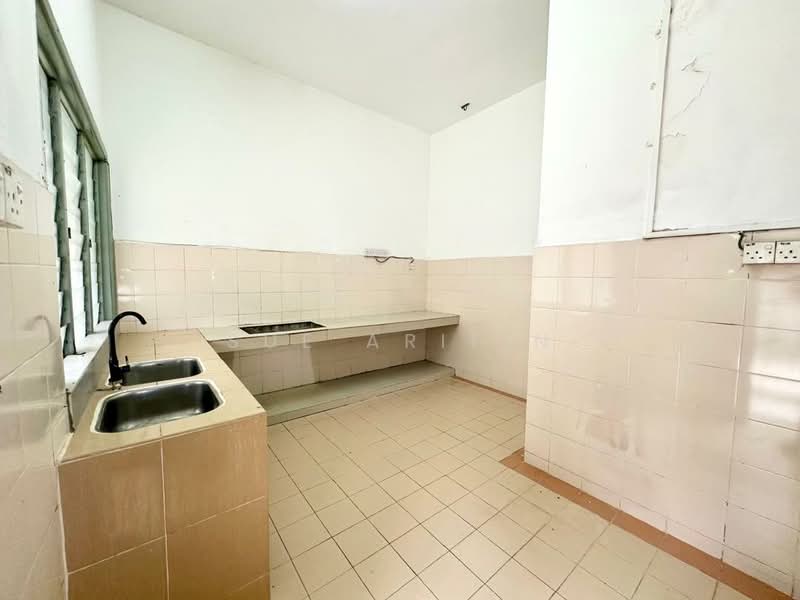 2-storey Terraced House for Sale in Batu Caves (Selangor) - Sue Arifin - Kitchen - PropertyGuru.com.my