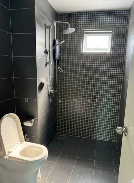 Servis Apartment untuk Disewa di Parkhill Residence - Nurra Eikin - Bathroom - PropertyGuru.com.my