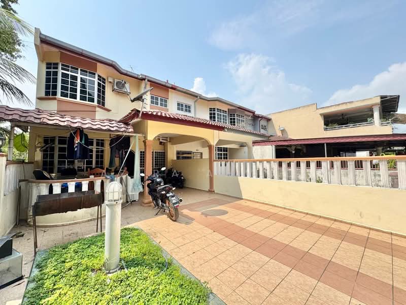 2-storey Terraced House for Sale in Dengkil (Selangor) - Azira Ahmad - Exterior - PropertyGuru.com.my
