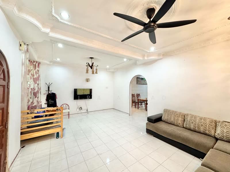 2-storey Terraced House for Sale in Dengkil (Selangor) - Azira Ahmad - Living Room - PropertyGuru.com.my