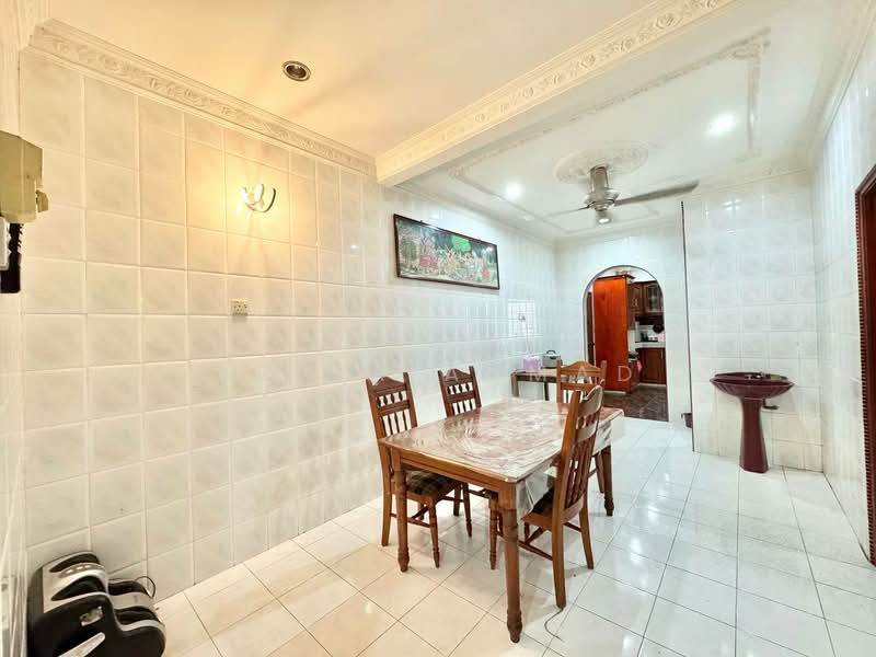 2-storey Terraced House for Sale in Dengkil (Selangor) - Azira Ahmad - Dining Room - PropertyGuru.com.my
