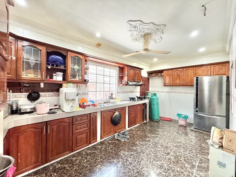 2-storey Terraced House for Sale in Dengkil (Selangor) - Azira Ahmad - Kitchen - PropertyGuru.com.my