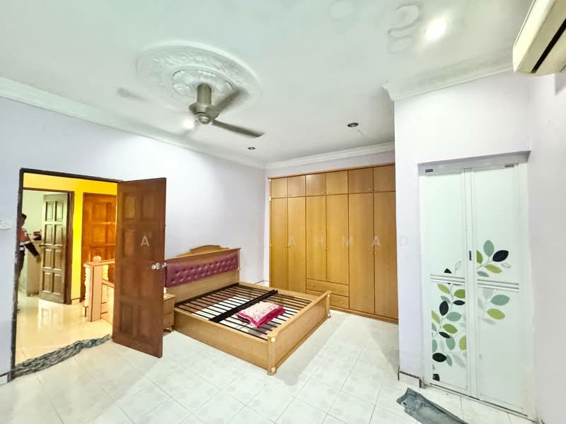 2-storey Terraced House for Sale in Dengkil (Selangor) - Azira Ahmad - Bedroom - PropertyGuru.com.my