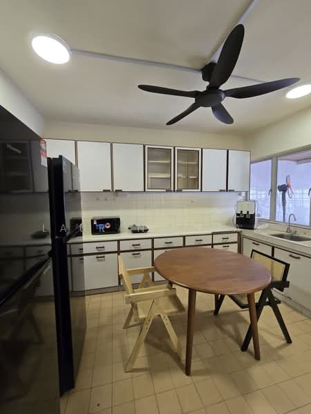 Rumah Teres 2 Tingkat untuk Disewa di SS 25, Taman Mayang (Petaling Jaya) - Lauran Chuah - Kitchen - PropertyGuru.com.my