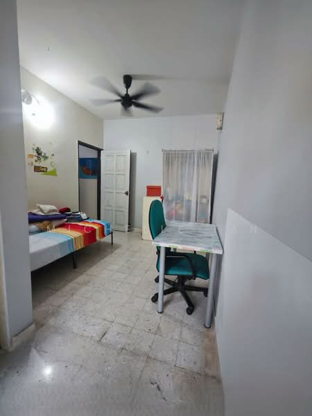 2-storey Terraced House for Sale in Taman Pinggiran Templer (Selayang) - Michelle Tan - Bedroom - PropertyGuru.com.my