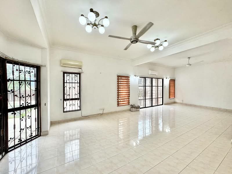 Rumah Teres 2.5 Tingkat untuk Dijual di Presint 16 (Putrajaya) - Azira Ahmad - Living Room - PropertyGuru.com.my