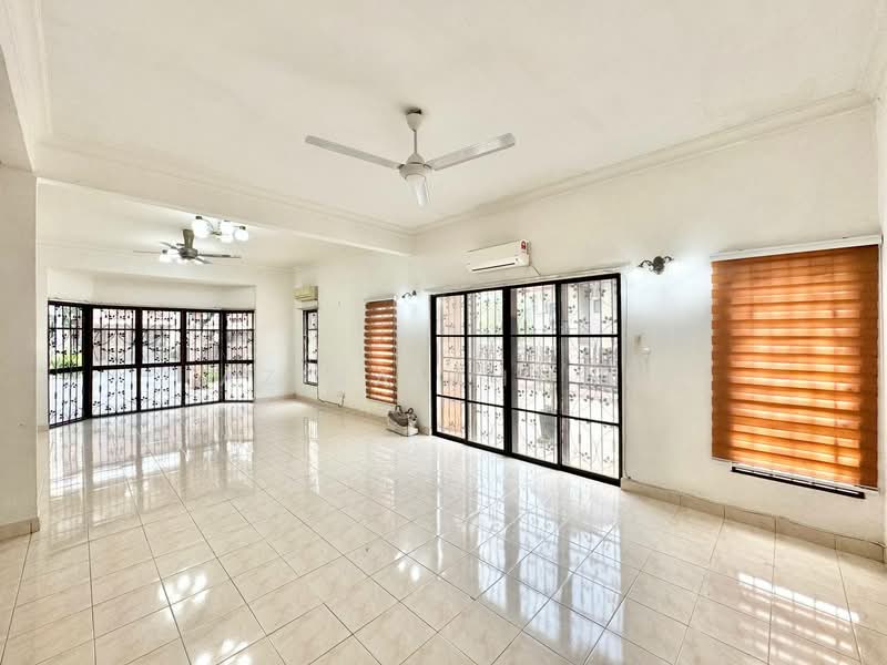 Rumah Teres 2.5 Tingkat untuk Dijual di Presint 16 (Putrajaya) - Azira Ahmad - Living Room - PropertyGuru.com.my