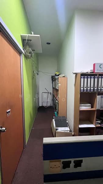 Shop / Office for Sale in Seksyen 7 (Shah Alam) - Noor Aini Bt Ayob - Corridor - PropertyGuru.com.my