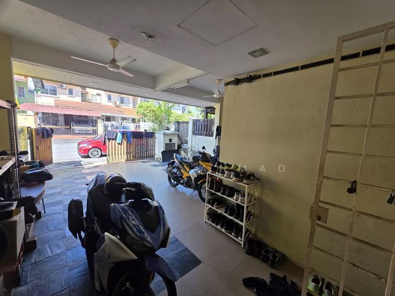 Rumah Teres 2 Tingkat untuk Dijual di Bandar Baru Bangi (Selangor) - Azira Ahmad - Exterior - PropertyGuru.com.my