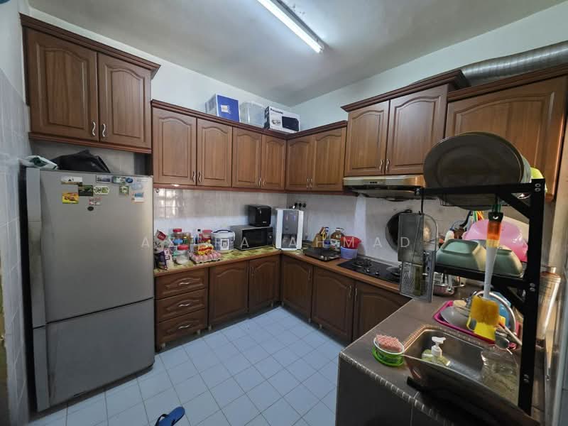 Rumah Teres 2 Tingkat untuk Dijual di Bandar Baru Bangi (Selangor) - Azira Ahmad - Kitchen - PropertyGuru.com.my