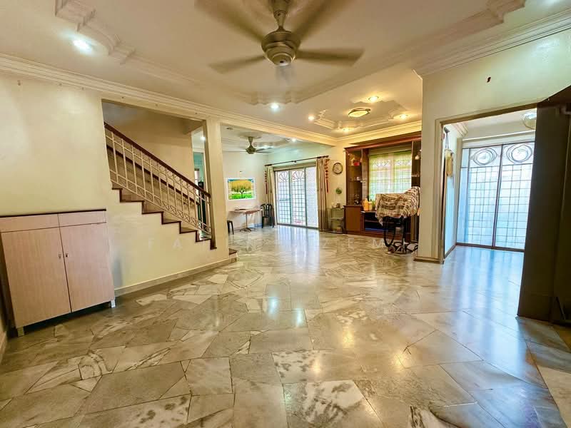 2-storey Terraced House for Sale in Usj 16 (Subang Jaya) - Fatin Azemi - Living Room - PropertyGuru.com.my