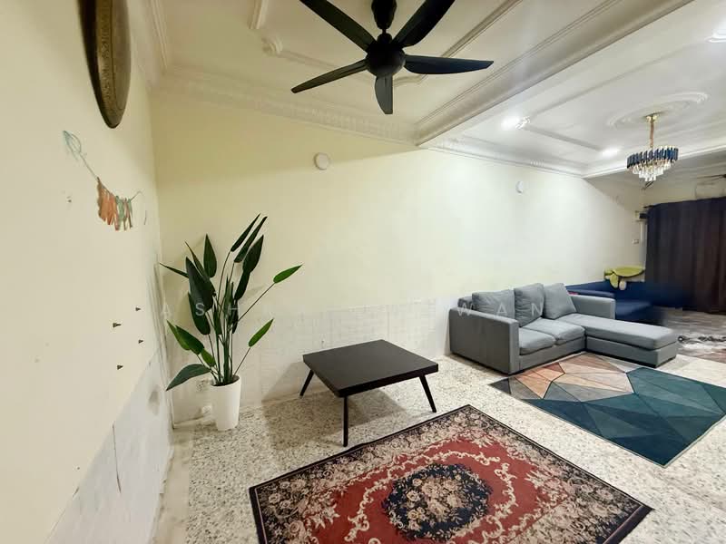 Rumah Teres 1 Tingkat untuk Dijual di Kapar (Selangor) - Ashraf Azwan - Living Room - PropertyGuru.com.my