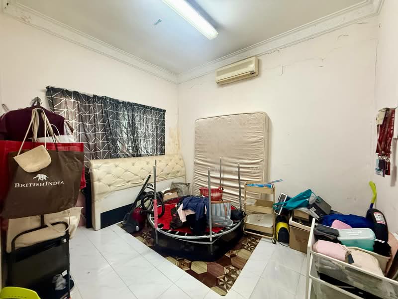 Rumah Teres 1 Tingkat untuk Dijual di Kapar (Selangor) - Ashraf Azwan - Bedroom - PropertyGuru.com.my