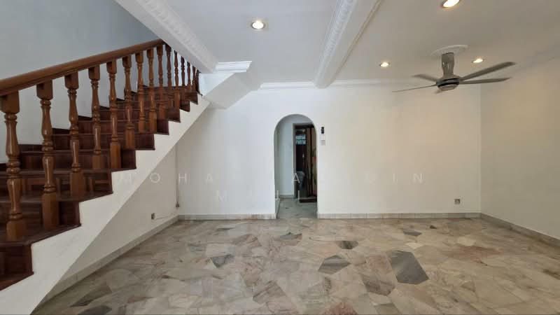 Rumah Teres 2 Tingkat untuk Dijual di Seksyen 8 (Shah Alam) - Mohammad Din Majid - Living Room - PropertyGuru.com.my