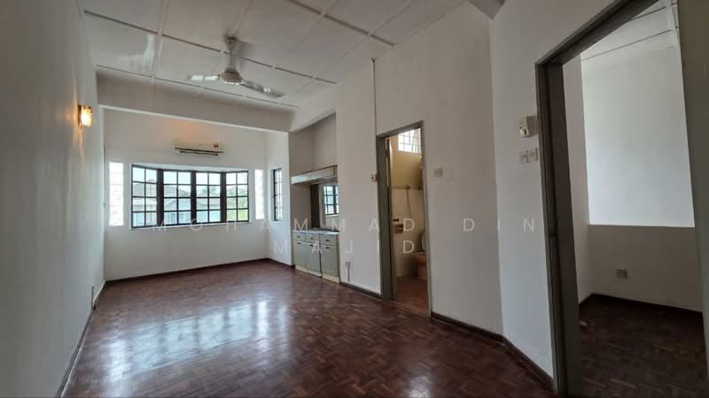 Rumah Teres 2 Tingkat untuk Dijual di Seksyen 8 (Shah Alam) - Mohammad Din Majid - Living Room - PropertyGuru.com.my