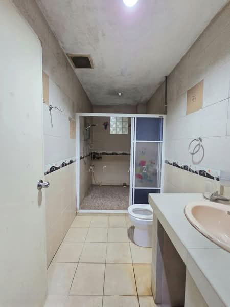 Terraced House for Sale in Shah Alam (Selangor) - Ashraf Azwan - Bathroom - PropertyGuru.com.my