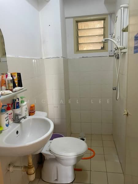 Pangsapuri untuk Dijual di Pangsapuri Sri Cempaka - Michael Lee - Bathroom - PropertyGuru.com.my
