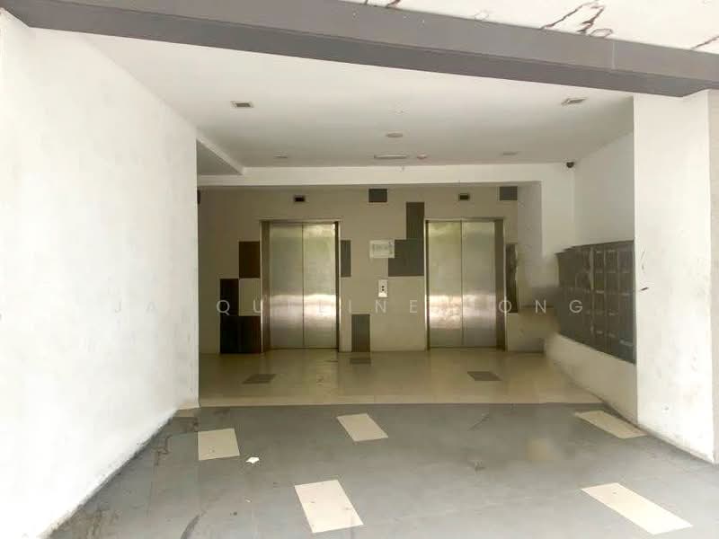 Shop / Office for Rent in Kampung Sungai Kayu Ara (Petaling Jaya) - Jacqueline Tong - Lobby - PropertyGuru.com.my