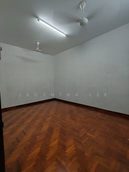 2-storey Terraced House for Sale in Island Glades (Jelutong) - Jacyntha Lee - PropertyGuru.com.my