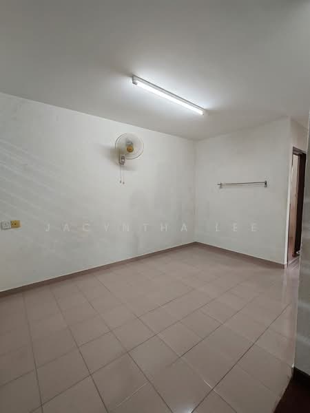 2-storey Terraced House for Sale in Island Glades (Jelutong) - Jacyntha Lee - PropertyGuru.com.my