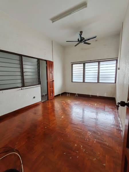 2-storey Terraced House for Sale in Island Glades (Jelutong) - Jacyntha Lee - PropertyGuru.com.my