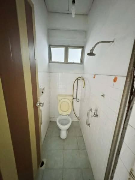 Rumah Teres 2 Tingkat untuk Dijual di Taman Pelangi (Johor Bahru) - Eric Lee - Bathroom - PropertyGuru.com.my