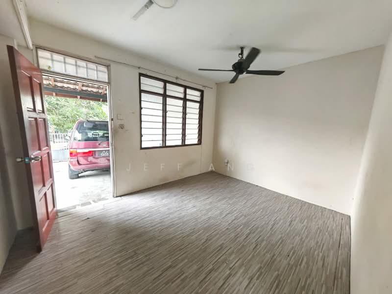 1-storey Terraced House for Sale in Taman Perling (Perling) - Jeff Ang - Entrance - PropertyGuru.com.my