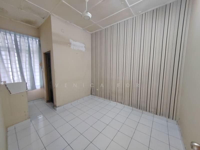 Rumah Teres 1.5 Tingkat untuk Dijual di Taman Molek (Johor Bahru) - Venica For - PropertyGuru.com.my