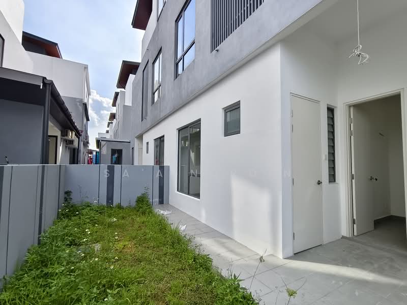 Semi-Detached House for Sale in Shah Alam (Selangor) - Sa'a Nordin - PropertyGuru.com.my