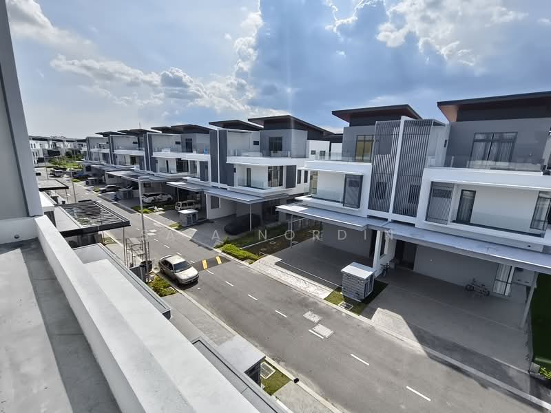 Semi-Detached House for Sale in Shah Alam (Selangor) - Sa'a Nordin - PropertyGuru.com.my