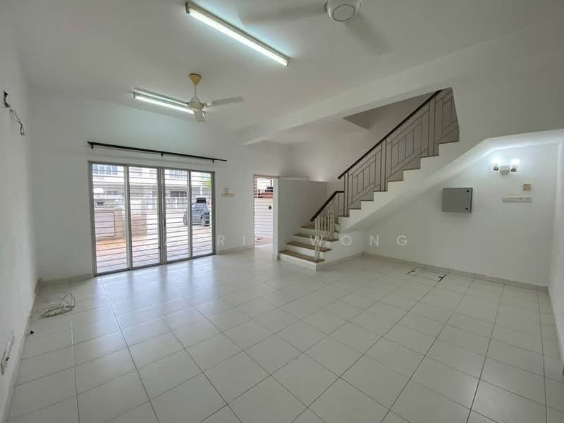 Rumah Teres 2 Tingkat untuk Dijual di Bandar Bukit Raja (Klang) - Tabris Wong - Living Room - PropertyGuru.com.my