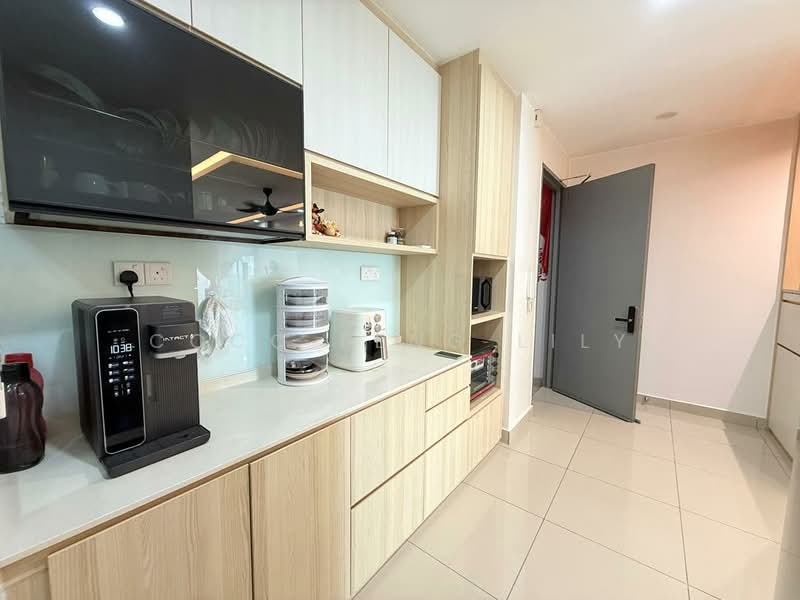 Service Residence for Sale at Meridin Bayvue Serviced Apartment - Coco Feng Lily - PropertyGuru.com.my