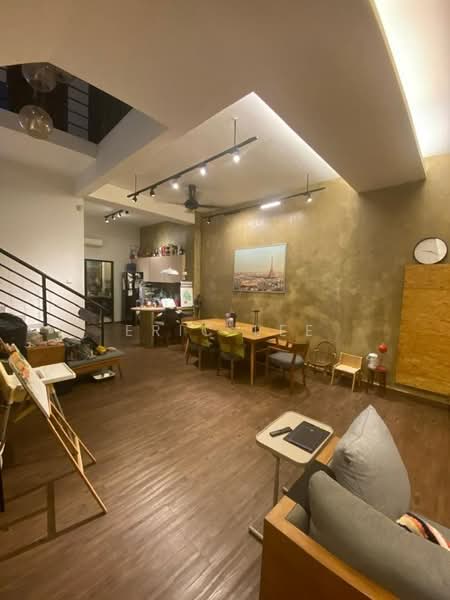 2-storey Terraced House for Sale in Ulu Tiram (Johor) - Eric Lee - Living Room - PropertyGuru.com.my