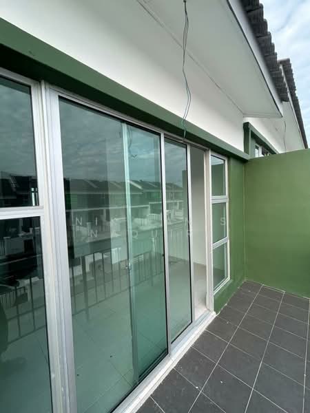 Rumah Teres untuk Disewa di Jasin (Melaka) - Nik Hanis Naquira - Balcony - PropertyGuru.com.my